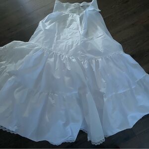 Tulle maxi slip perfect for prom or wedding
Sz 16, new